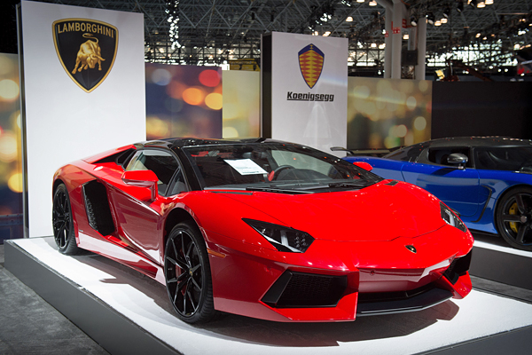 Суперкар Lamborghini Aventador