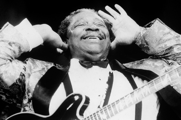 Музыкант во время Международного джазового фестиваля в швейцарском городе Монтре, июль 1993 год