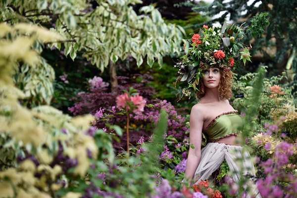 Участница цветочного шоу в Челси