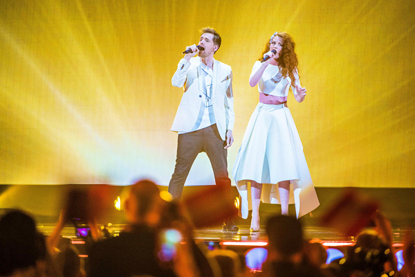 Восьмое место. Представители Норвегии Морланд и Дебра Скарлетт