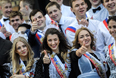 Выпускники школы №27 во время последнего звонка в Новосибирске