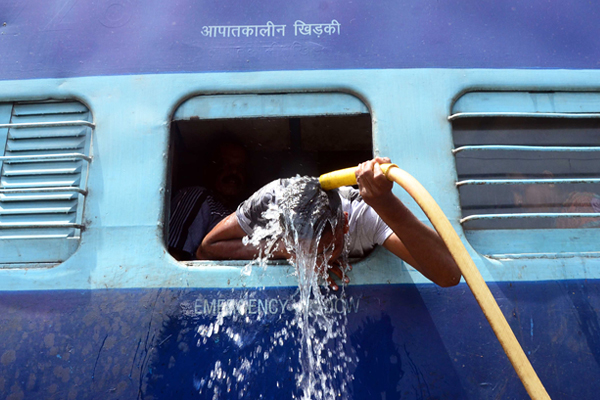 Наиболее высокие температуры зафиксированы в южных штатах Телангана и Андхра-Прадеш