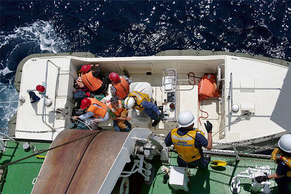 Для эвакуации жителей находящегося в 100 км от основной части префектуры Кагосима острова направлен паром