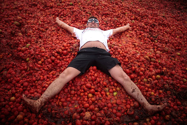 Фестиваль "Томатина" в Колумбии