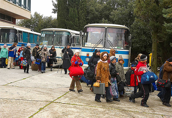 Заезд первой смены 2009 года в Международном детском центре "Артек".