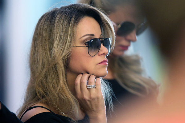 Певица Ольга Орлова во время прощания с Жанной Фриске