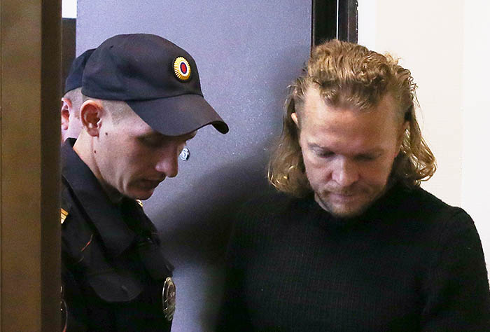 Роскомнадзор также намерен подать в суд иск о закрытии журнала "Флирт", сообщил в среду пресс-секретарь ведомства Вадим Ампелонский.