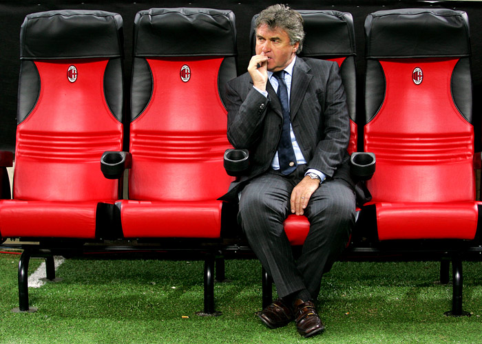 Голландец Гус Хиддинк - первый иностранный наставник национальной команды России. Возглавил ее в 2006 году, вывел на Евро-2008, где сборная впервые в своей истории завоевала бронзу. В отборочной группе ЧМ-2010 россияне финишировали вторыми, а в стыковых матчах уступили Словении и на турнир не попали. В 2010 году срок действия контракта истек, его не продлили.