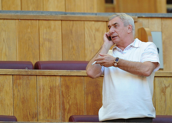 Георгий Ярцев пришел на смену Валерию Газзаеву и вывел сборную России на чемпионат Европы-2004, пройдя в том числе сборную Уэльса в стыковых матчах. После серии неудач в отборочном турнире ЧМ-2006 покинул национальную команду.