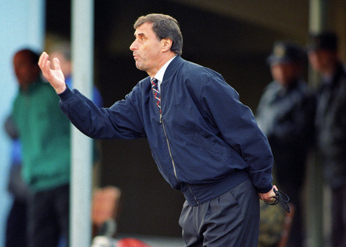 Анатолий Бышовец стал главным тренером сборной России летом 1998 года. С ним команда провела шесть матчей (три товарищеских и три отборочных к Евро-2000), во всех проиграла. Зимой 1998 года ушел в отставку.