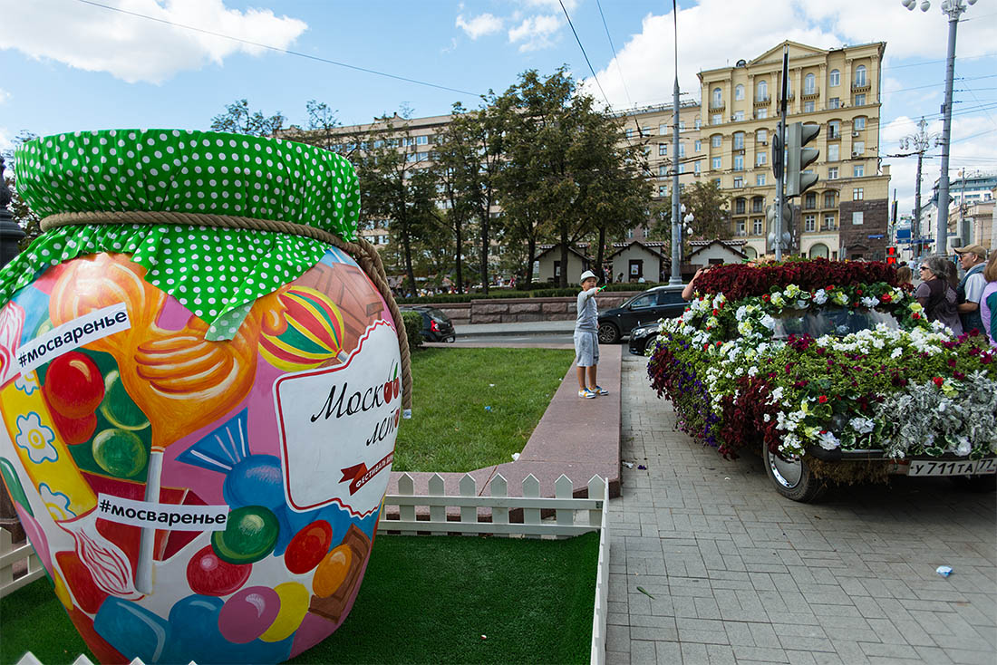 Эти банки можно встретить по всей Москве