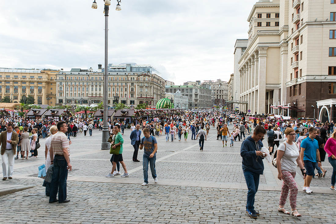 Фруктовый вернисаж. Здесь гамаки, фруктовые коктейли и не только.