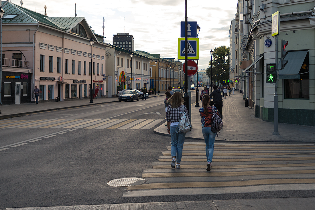 Полосой для общественного транспорта уже мало кого можно удивить, но несколько лет назад она была предметом горячих споров. На сегодняшний день "выделенка" доказала свою эффективность.