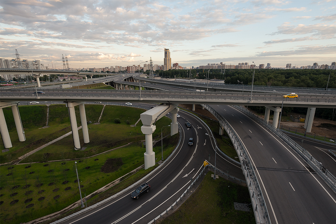 Московские дороги сегодня. Дороги Москвы. Автодороги Москвы. МКАД дорога. Городская дорога Москва.