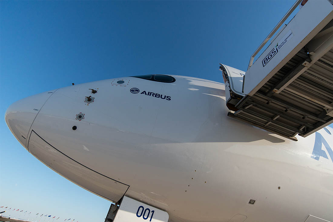 В конструкции этого самолета есть и российские материалы. А российские инженеры принимали участие в проведении проектных и прочностных расчетов некоторых элементов самолета.