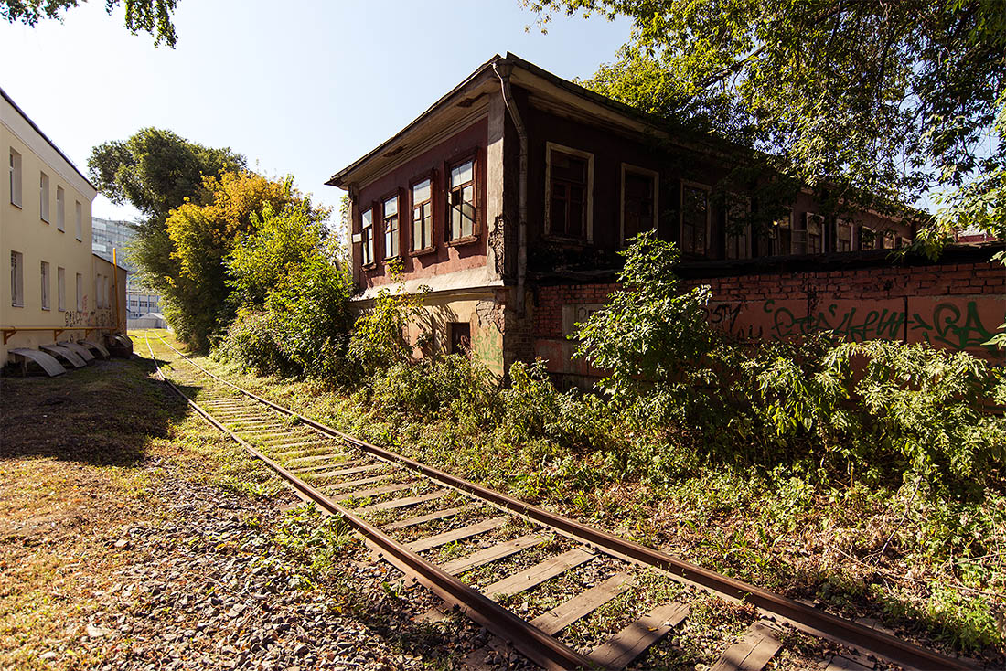 Скорость, с которой меняется Москва невероятна. Места, напоминающие о старом городе, том, который помнят наши бабушки и дедушки, становятся редкостью.