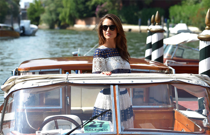 Бразильская супермодель Алессандра Амбросио прибывает на кинофестиваль