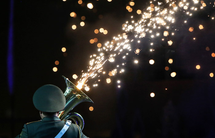 Во время открытия международного военно-музыкального фестиваля "Спасская башня" на Красной площади