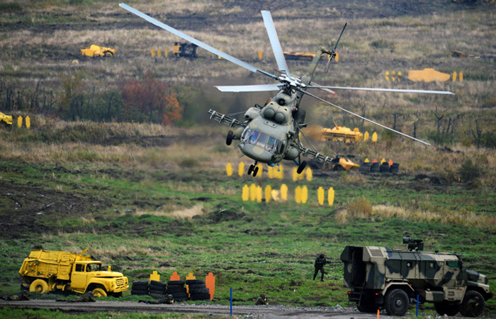 Вертолет Ми-8МТШ на выставке Russia Arms Expo