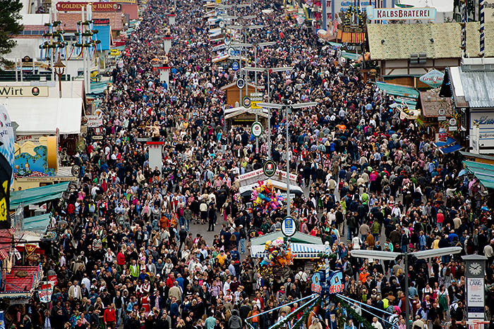 Количество людей, посещающих мероприятие, исчисляется миллионами