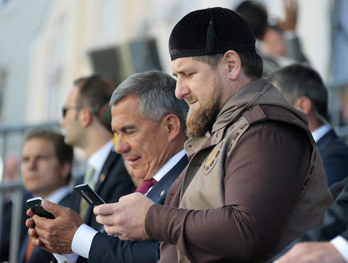 Глава Республики Татарстан Рустам Минниханов и глава Чечни Рамзан Кадыров (слева направо)