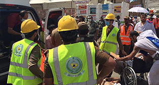 Сотни людей погибли в давке под Меккой