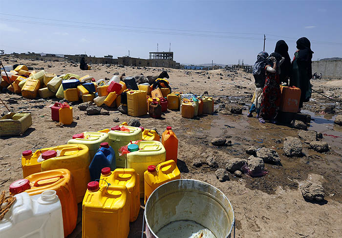 В Йемене разворачивается гуманитарная катастрофа: в дефиците вода, еда и лекарства