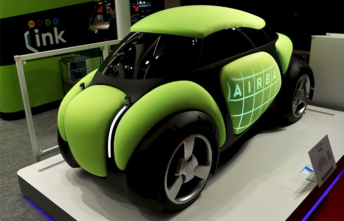 Концепт-кар с внешними подушками безопасности Toyota Flesby