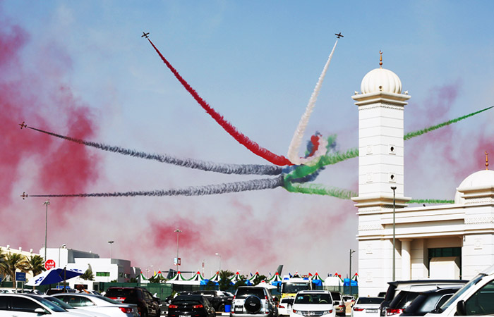 Показательные полеты авиационной группы ВВС Объединенных Арабских Эмиратов "Аль-Фурсан" ("Рыцари")