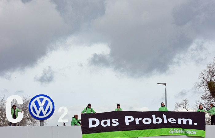  Greenpeace     -  Volkswagen  .       2015   ,  EPA ,           ,         .     11   .
