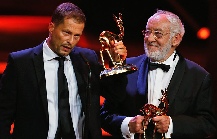 Немецкие актеры Тиль Швайгер (слева) и Дитер Халлерворден удостоены специальной награды жюри за фильм "Мед в голове"