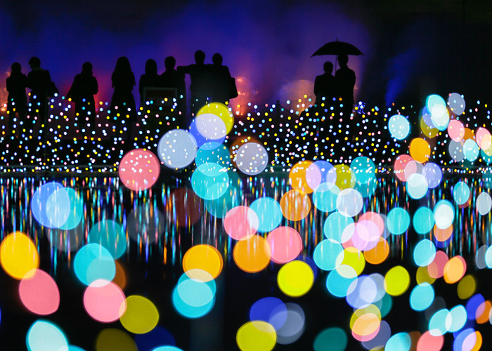 Световое оформление в парке развлечений в Токио