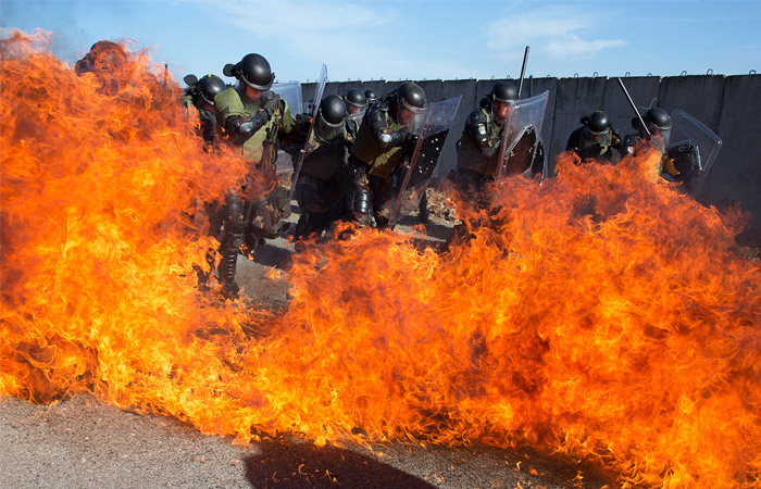 Солдаты НАТО в Косово проводят учебные тренировки с целью повышения готовности войск, их оперативной гибкости и боевой возможности