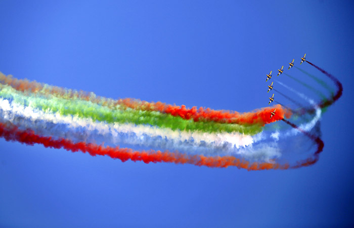 Показательные полеты пилотажной группы ВВС Объединенных Арабских Эмиратов "Эль-Фурсан"