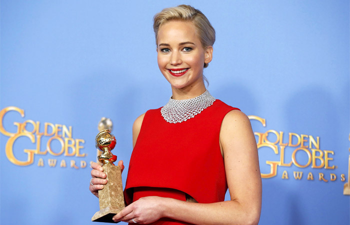 Актриса Дженнифер Лоуренс с наградой "Лучшая женская комедийная роль"