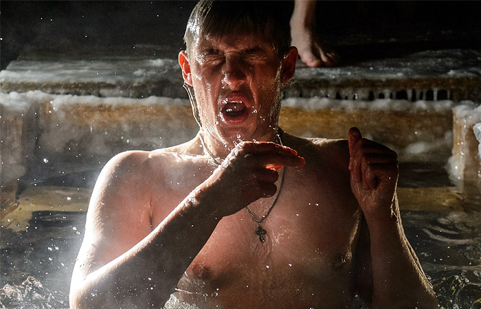 Во время купаний в проруби на озере Шарташ в Екатеринбурге