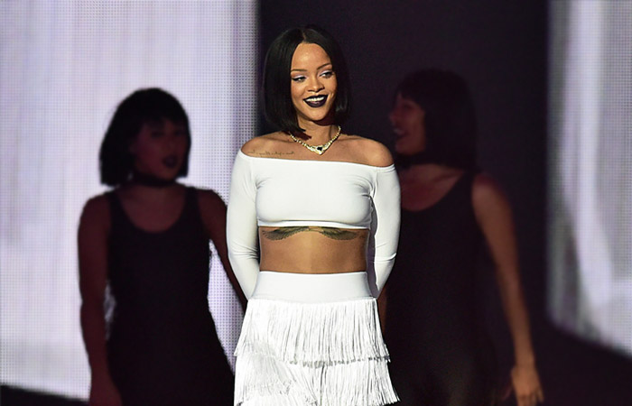 Певица Рианна во время церемонии вручения премии Brit Awards