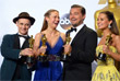 Лауреаты премии "Оскар"  Марк Райлэнс, Бри Ларсон, Леонардо Ди Каприо и Алисия Викандер (слева направо) после 88-й церемонии вручения премий Американской киноакадемии