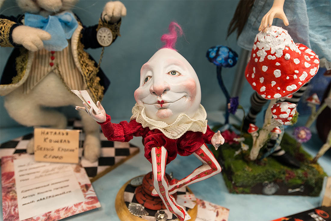 Герои сказок, мифов, легенд и просто чьего-то безграничного воображения, воплощенные искусными руками, ждут вас