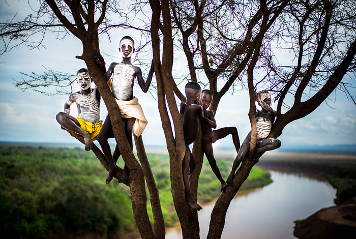 Дети из племени Каро в Эфиопии