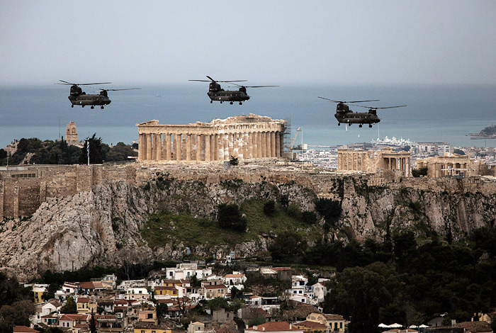 В Афинах прошел военный парад по случаю Дня независимости Греции. Именно в этот день в 1821 году началось восстание греческого народа, которое положило начало освобождению нынешней республики от османского владычества.