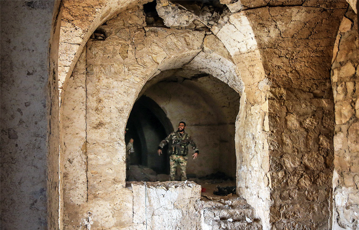 Бойцы сирийской армии внутри замка Фахр ад-Дина