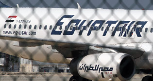 Захваченный самолет EgyptAir в аэропорту Ларнаки