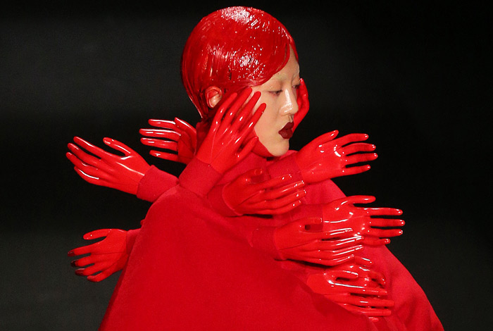 Показ китайского дизайнера Шэгуан Ху в рамках недели моды в Пекине