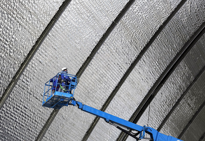 Возведение нового безопасного конфаймента (НБК) над саркофагом четвертого реактора