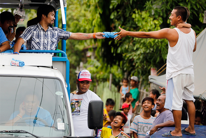 На Филиппинах бывший чемпион мира в восьми весовых категориях боксер Мэнни Пакьяо проводит предвыборную кампанию. Филиппинский спортсмен баллотируется на место в Сенате в ходе национальных выборов, которые пройдут в мае этого года.