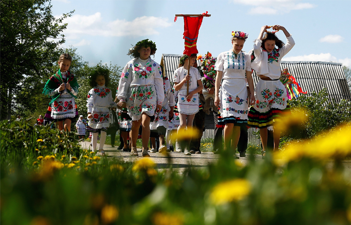 Жители деревни Погост в Белоруссии отметили один из самых важных праздников белорусского народного календаря - Юрьев день