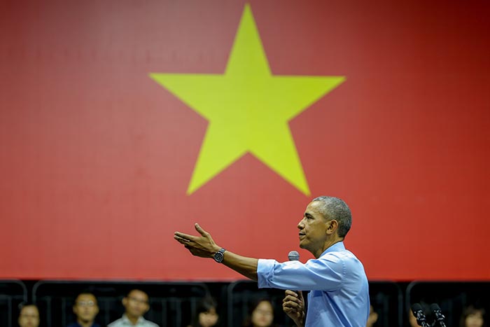 Президент США Барак Обама посетил Вьетнам и встретился там с местной молодежью