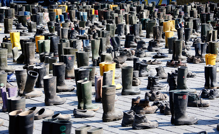 Немецкие фермеры устроили демонстрацию на площади возле Бранденбургских ворот в Берлине с требованием пересмотреть политику ценообразования на молочную продукцию