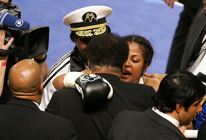 Мохаммед Али и его дочь Лейла, которая также занялась боксом и стала абсолютной чемпионкой мира